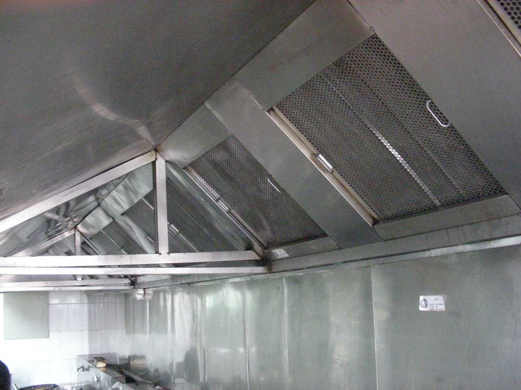 清洗后的煙罩、灶臺(tái)